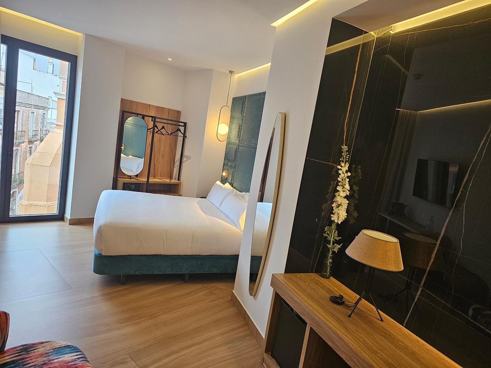 Hotel Las Tres Campanas Badajoz Luaran gambar