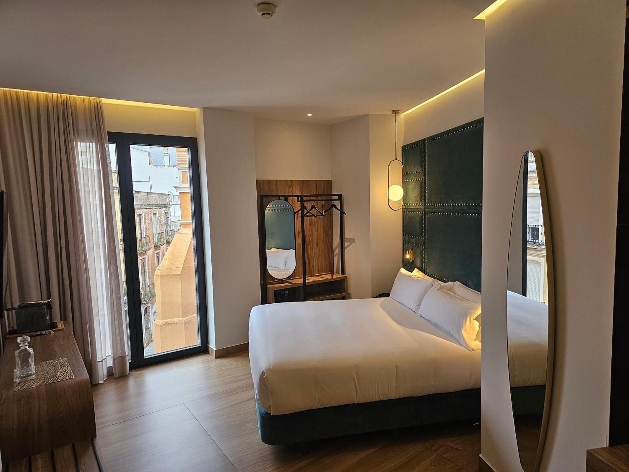 Hotel Las Tres Campanas Badajoz Luaran gambar