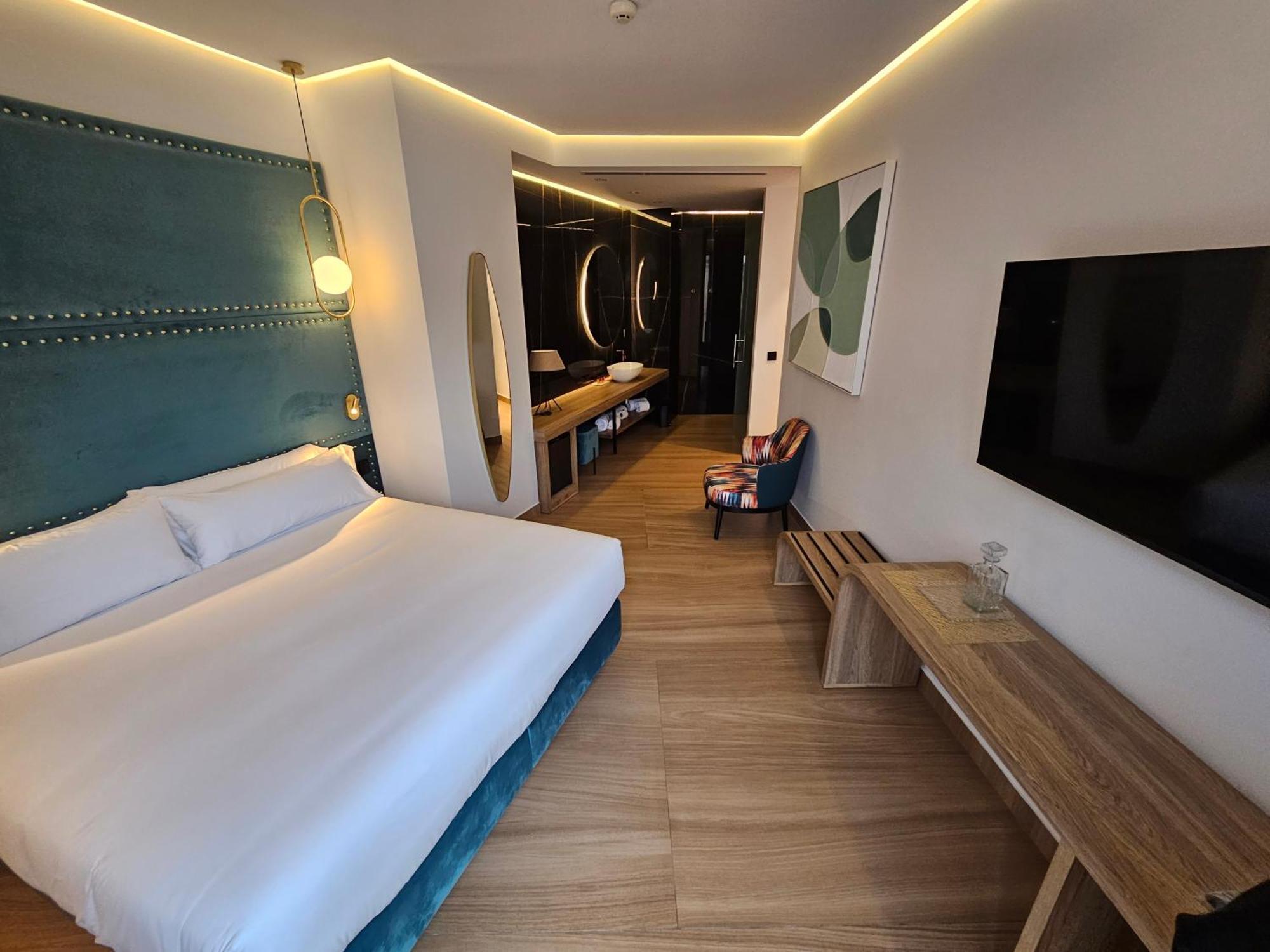 Hotel Las Tres Campanas Badajoz Luaran gambar